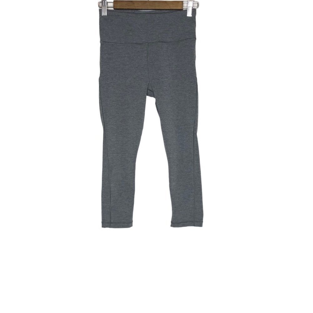Athleta Grey Ultimate Stash Pocket Capri Leggings Size XS Activewear